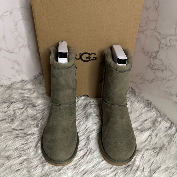 WORN ONCE!!! Rare Color! UGG BAILEY BOW II - Picture 2 of 4